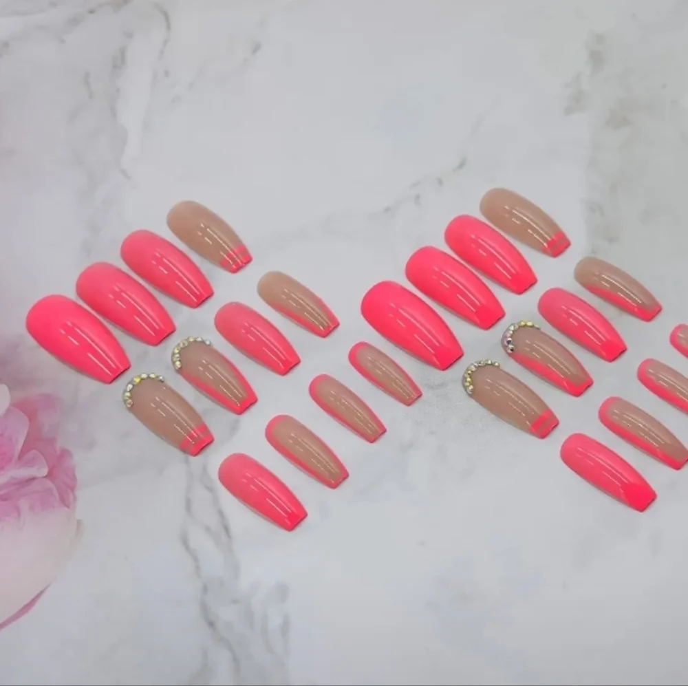 🔥3/$21 Vibrant Pink Press On Nail Set